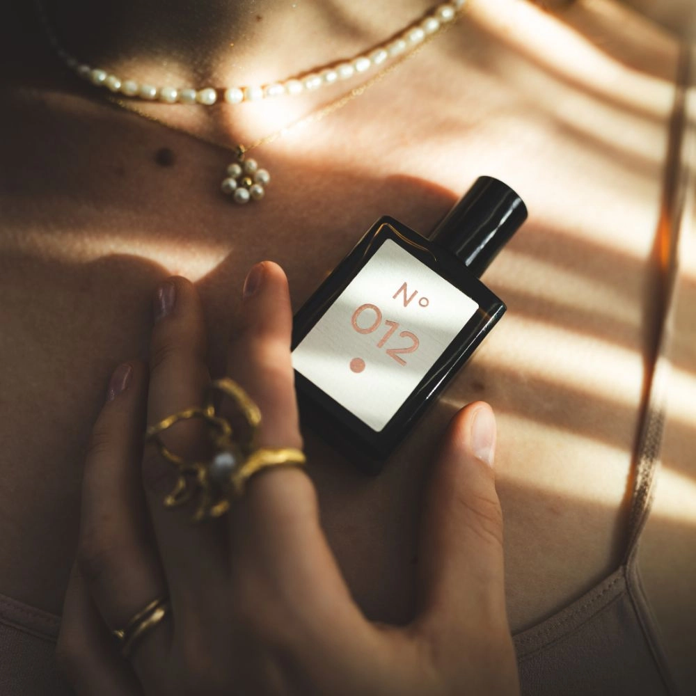 Perfumy w olejku No. 012 - Gruszka, Jaśmin, Białe piżmo | Bydgoska Wytwórnia Mydła